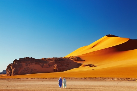 Two tuaregs in desert, Sahara Desert, Algeria
の写真素材