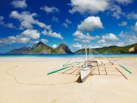 Tropical beach at low tide, El Nido, Philippinesの写真素材