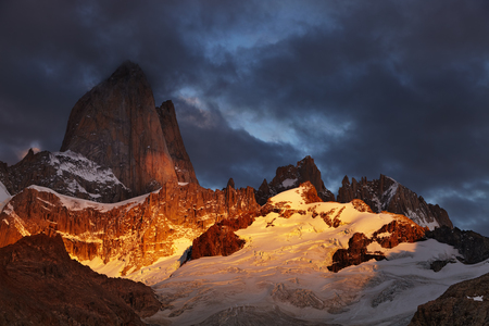 Mount Fitz Roy at sunrise, Patagonia, Argentinaの写真素材