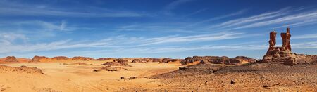 Sand dunes and rocks, Sahara Desert, Algeriaの写真素材