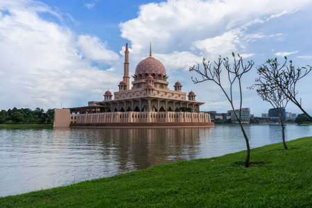 Putra Mosque is the principal mosque of Putrajaya, famous landmark in Malaysia.のeditorial素材