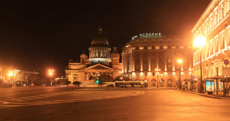 St  Isaac s Cathedral and the hotel  Astoria  autumn night  St  Petersburg, Russia のeditorial素材