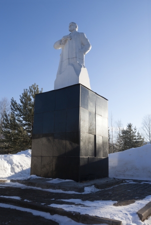 Monument VI Lenin in Tot ma, Vologda region, Russiaのeditorial素材
