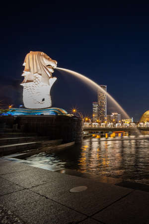 SINGAPORE - January 31, 2020: The Merlion Statue at Marina Bay, Singaporeのeditorial素材