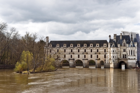 View of the arches and east facade of the Pont de Diane over the River Cherのeditorial素材
