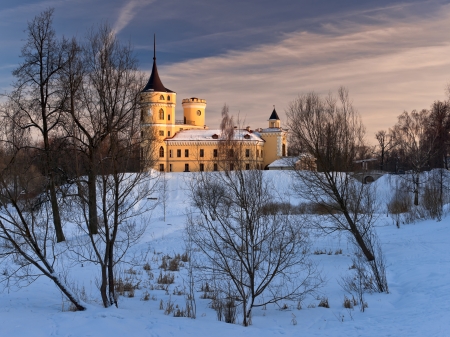 Mariental castle in winter with earthworks under snowのeditorial素材