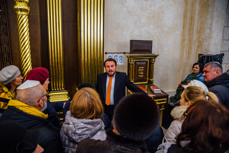 Voronezh, Russia - November 20, 2018: Rabbi preaches to people in Voronezh Synagogue.のeditorial素材