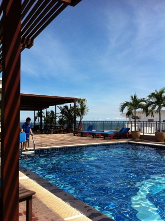 Boy swimmingの素材