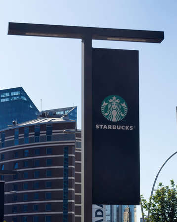 Starbucks Coffee. Starbucks is the largest coffeehouse company in the world, with 20,891 stores in 62 countries.のeditorial素材