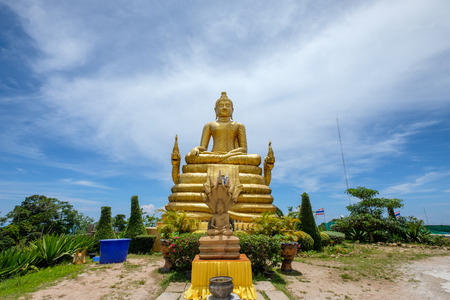 Statue golden buddha place of worship in big buddga templeの写真素材