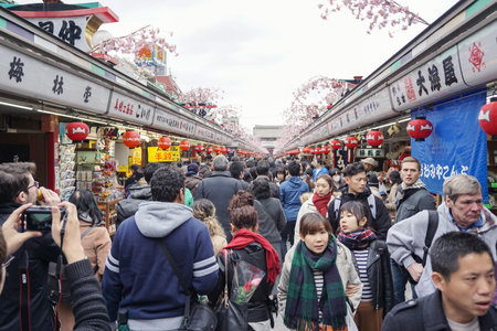Tokyo,Japan - Mar 11 2016 : Many tourists arrive at sensoji templeのeditorial素材