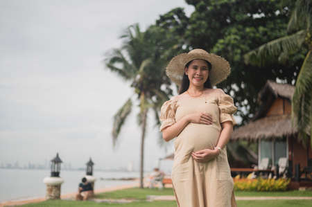 pregnant women travel happy holidaysの写真素材