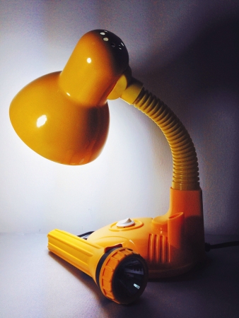 Yellow lamp and flashlightの素材