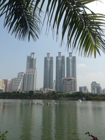 Lake with townの素材