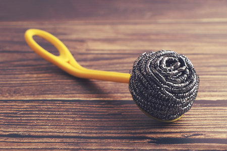 Metal sponge for cleaning and washing dishes