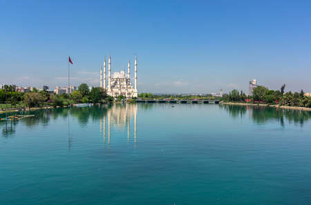 Adana city center, located on the banks of the Seyhan River, is the largest mosque in Turkey.の写真素材