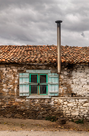 Birgi is one of the rare settlements that has preserved its unique traditional architectural texture to the present day. It has many registered structures that have survived from the period of the principalities to the present day, with its mansions, mosques, tombs, madrasahs, baths, fountains and many other works. The two architectural structures that best reflect the traditional architectural texture in the town are the Ulu Mosque, one of the most successful examples of its period with its mihrab and pulpit, which are mostly decorated with wood, and the Cakiraga Mansion, which attracts attention with its woodwork.の写真素材
