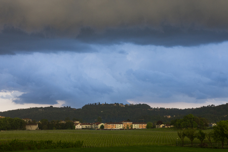 Threatening clouds during a thunderstorm in Altavilla Vicentinaの写真素材