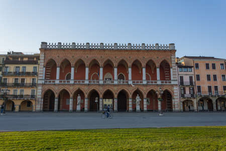 PADOVA, ITALY - December 28, 2016 - Loggia Amulea at the largest square in the city of Padova known as Prato della Valleのeditorial素材