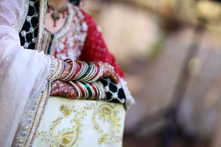 A perfect pick for brides who donât wish to opt for the usual diagonal  traditional foot henna designs.の写真素材