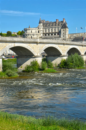 Bridge of General Leclerc over the Loire and castel at Amboise, a commune in the Indre-et-Loire department in central France.のeditorial素材