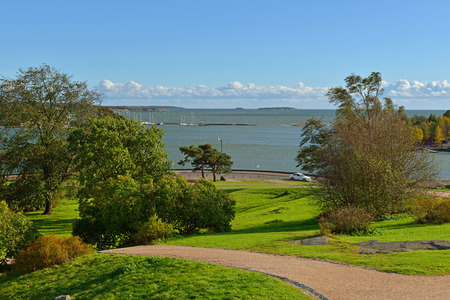 Kaivopuisto is one of oldest and best known parks in central Helsinki. To south, Kaivopuisto borders Gulf of Finlandの写真素材