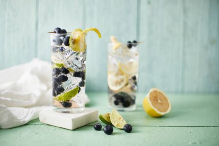 Summer fresh blueberry lemonade cocktails.
の写真素材