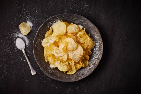 Crunchy delicious potato chips for a tasty snack break.
の写真素材