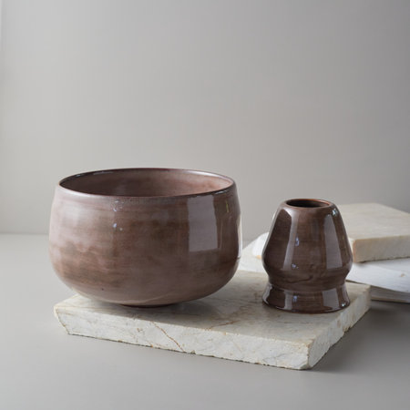 Tea bowl ceramic on gray background. studio lightの写真素材