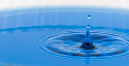 drop of water blueの写真素材