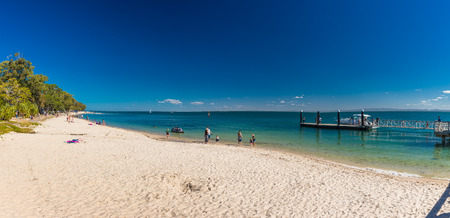 BRIBIE ISLAND, AUS - SEPT 1 2018: Beach  near the Bongaree jetty on west side of the Bribie Island, Queensland, Australiaのeditorial素材