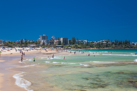 CALOUNDRA, AUS - Nov 04 2018: Hot sunny day at Kings Beach Calundra, Queensland, Australiaのeditorial素材