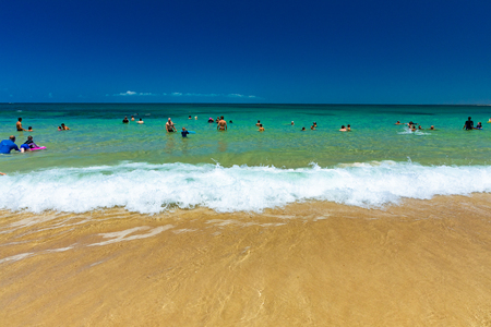 CALOUNDRA, AUS - Jan 27 2019: Hot sunny day at Kings Beach Calundra, Sunshine Coast, Queensland, Australiaのeditorial素材