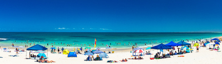 CALOUNDRA, AUS - Jan 27 2019: Hot sunny day at Kings Beach Calundra, Sunshine Coast, Queensland, Australiaのeditorial素材