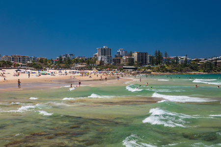 CALOUNDRA, AUS - Nov 04 2018: Hot sunny day at Kings Beach Calundra, Queensland, Australiaのeditorial素材