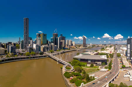 BRISBANE, AUS - Mar 19 2019: Brisbane and Southbank aerial view with William jolly and Kurilpa bridges in the foreground, Queensland, Australiaのeditorial素材