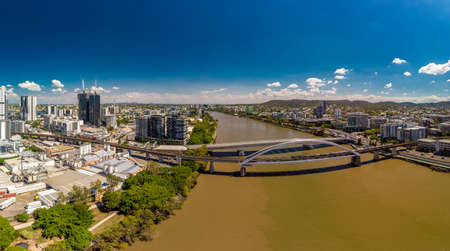 BRISBANE, AUS - Mar 19 2019: Brisbane and Southbank aerial view with William jolly and Kurilpa bridges in the foreground, Queensland, Australiaのeditorial素材