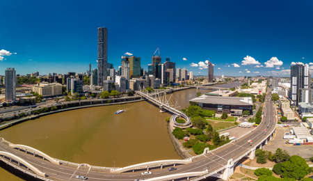 BRISBANE, AUS - Mar 19 2019: Brisbane and Southbank aerial view with William jolly and Kurilpa bridges in the foreground, Queensland, Australiaのeditorial素材