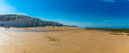 MARGATE, Kent, UK: 21 May 2020: Visitors to Margate's Main Sands beach surrounded by white cliffs during the heatwave in Britain.のeditorial素材