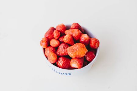 Plate with fresh strawberriesの写真素材