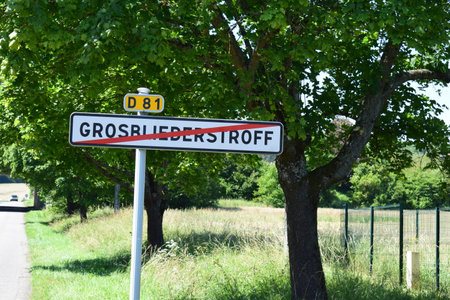 A sign with the German word Grossglockner in German language.の写真素材