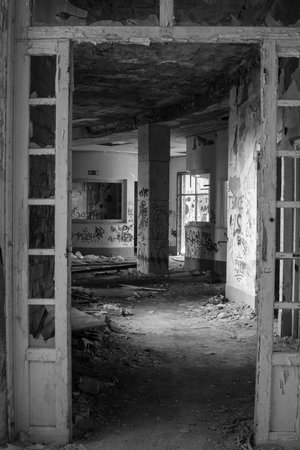 Abandoned building out of townのeditorial素材