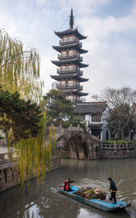 People visit Yuyuan Garden in Suzhou, Chinaの写真素材
