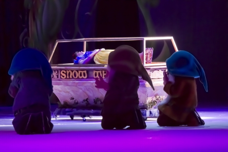 GREEN BAY, WI - MARCH 10: Snow White under glass surrounded by dwarves in skates at the Disney on Ice Treasure Trove show at the Resch Center on March 10, 2012 in Green Bay, Wisconsin.のeditorial素材