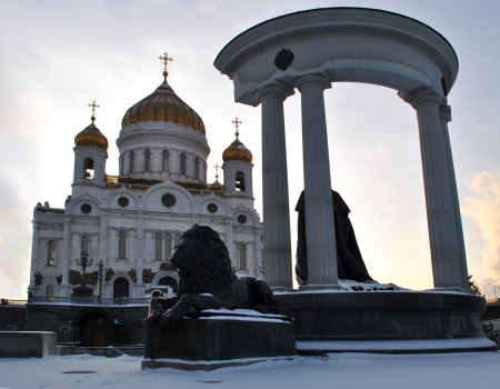 Christ the Saviour Cathedral is a cathedral in Moscow, Russia, on the northern bank of the Moskva River の写真素材