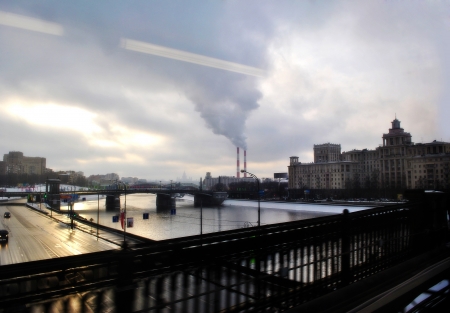 Picture was taking  from subway, what goes on the bridge の写真素材