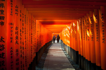 Famous shinto shrine of Fushimi Inari Taisha near Kyoto includes around 1300 orange torii gates, Japanのeditorial素材