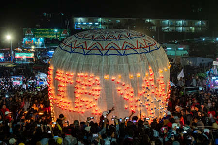 Hot air balloon festival is famous in Myanmar. This festival celebrate at Pyinoolwin township and Taunggyi township.のeditorial素材