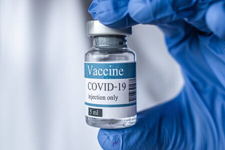 vial, covid-19, coronavirus vaccine ampoule, bottle for injectionの写真素材