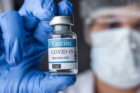 vial, covid-19, coronavirus vaccine ampoule, bottle for injectionの写真素材